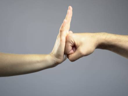 St. Charles, IL assault defense lawyer